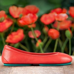 Poppy Tieks size 8